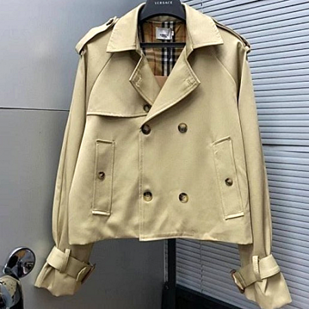 버*리  트렌치 숏 자켓