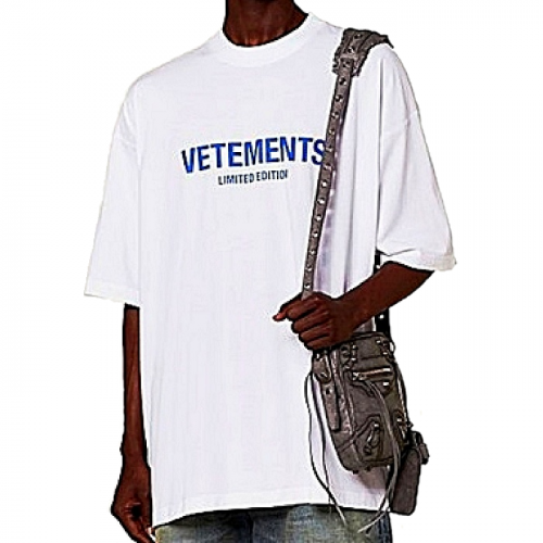 VETEMENTS 리미티드 에디션 티셔츠