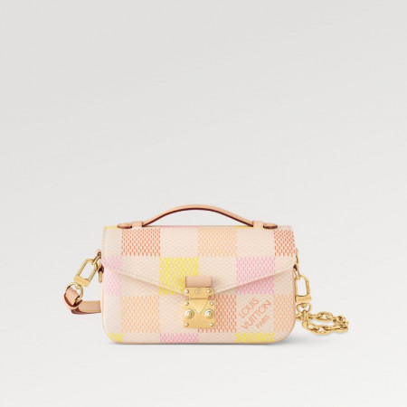 포쉐트 메티스 이스트 웨스트