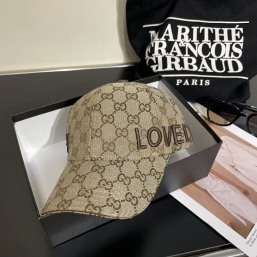 UC*I  Love 시그니처  로고 패턴 모자