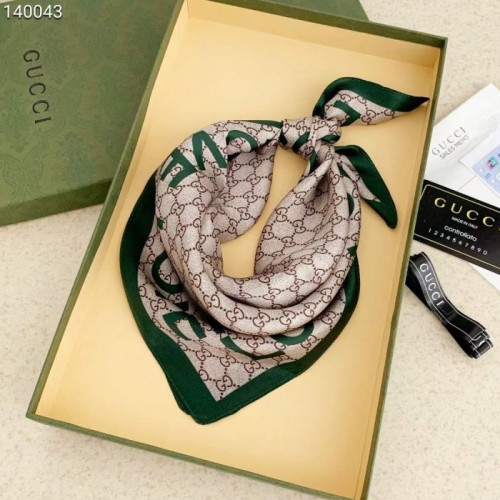 GUCCI LOVE 사각 스카프