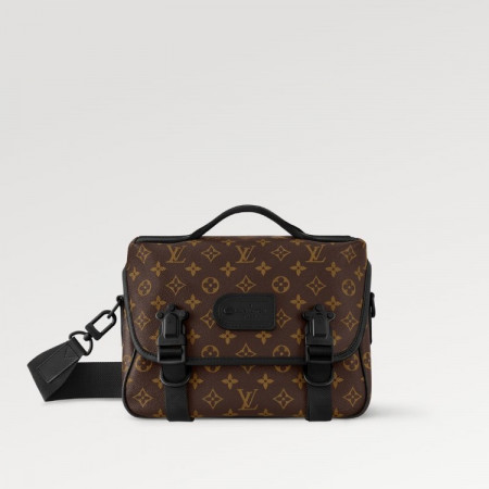 LOUIS VUITTON LV 트레일 메신저