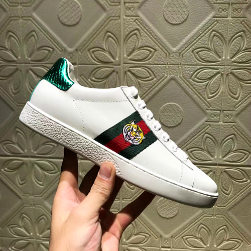 GUCCI 타이거자수 에이스 스니커즈