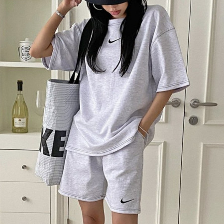 NIKE   스티치 반바지 세트