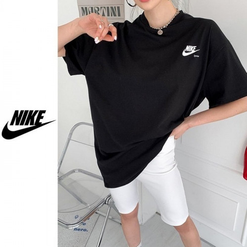 NIKE   데일리두잇 반팔티