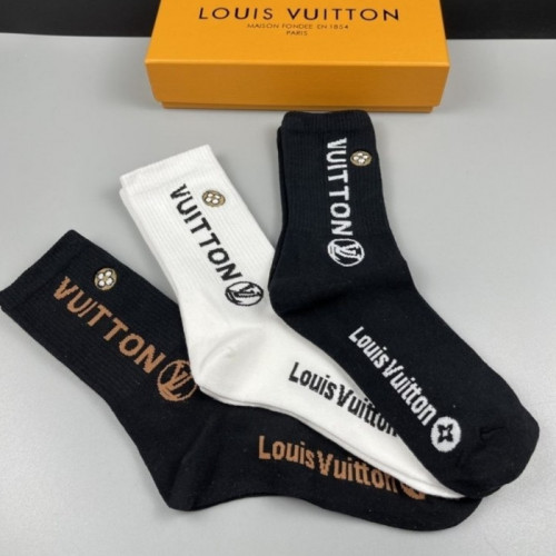 LOUIS VUITT*N   VUITTON 레터링3종 양말set (남여 공용)