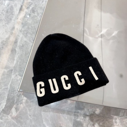 GUC*I   시그니처 로고 패턴 비니모자