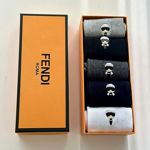 FENDI 캐릭터 로고 큐브 모델 중목 삭스 SET