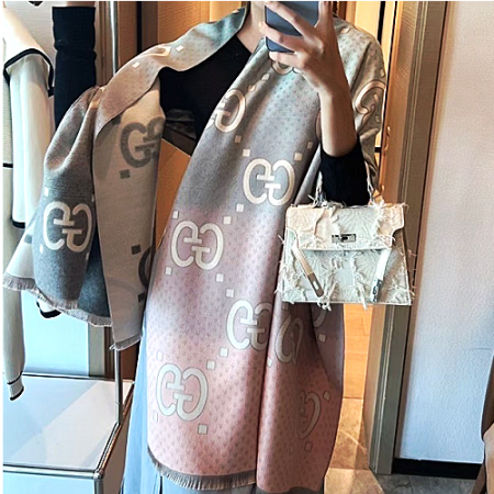 GUCCI 그라데이션 머플러