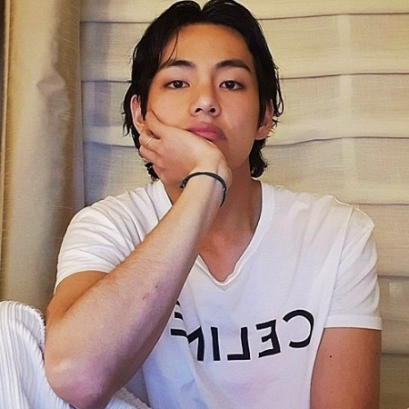 셀*느 CLASSIC로고  티셔츠 (리사.산다라박.조이.BTS뷔착용)