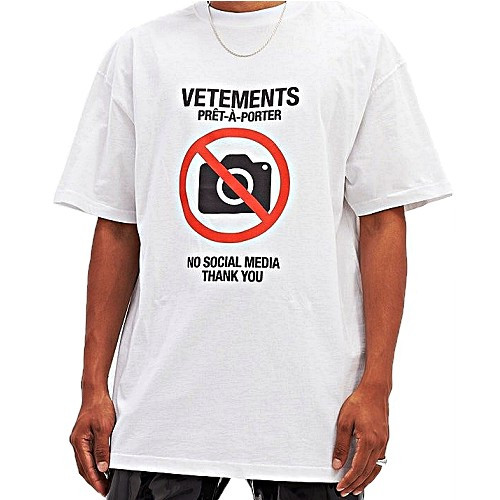 베트멍 VETEMENTS 소셜 티셔츠