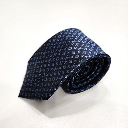 루이*통 LOUIS VUITTON LV로고 실크 넥타이