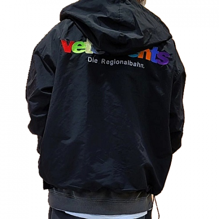 베*멍 VETEMENTS 멀티자수 자켓