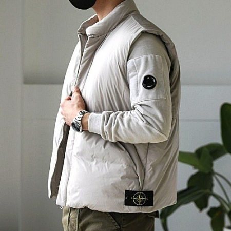 스톤아일*드 STONE ISLAND 크링클랩스 다운 패딩조끼