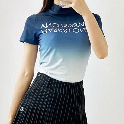 (국내배송) 마크앤*나 MARK & LONA 그라데이션 로고 하이넥 반팔티셔츠