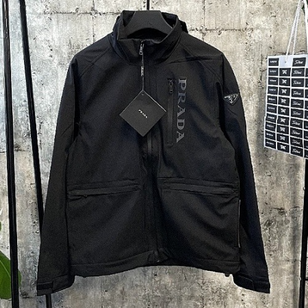 프*다 PRADA 로고 패딩